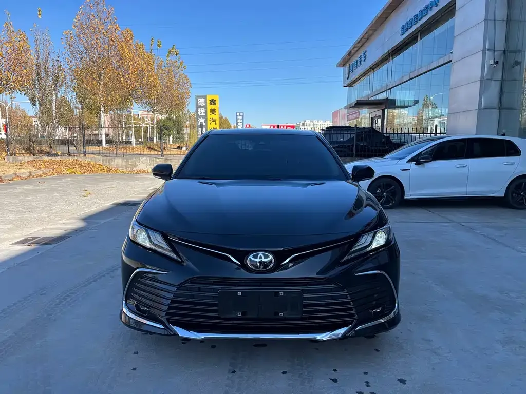 Toyota Camry — фото 9