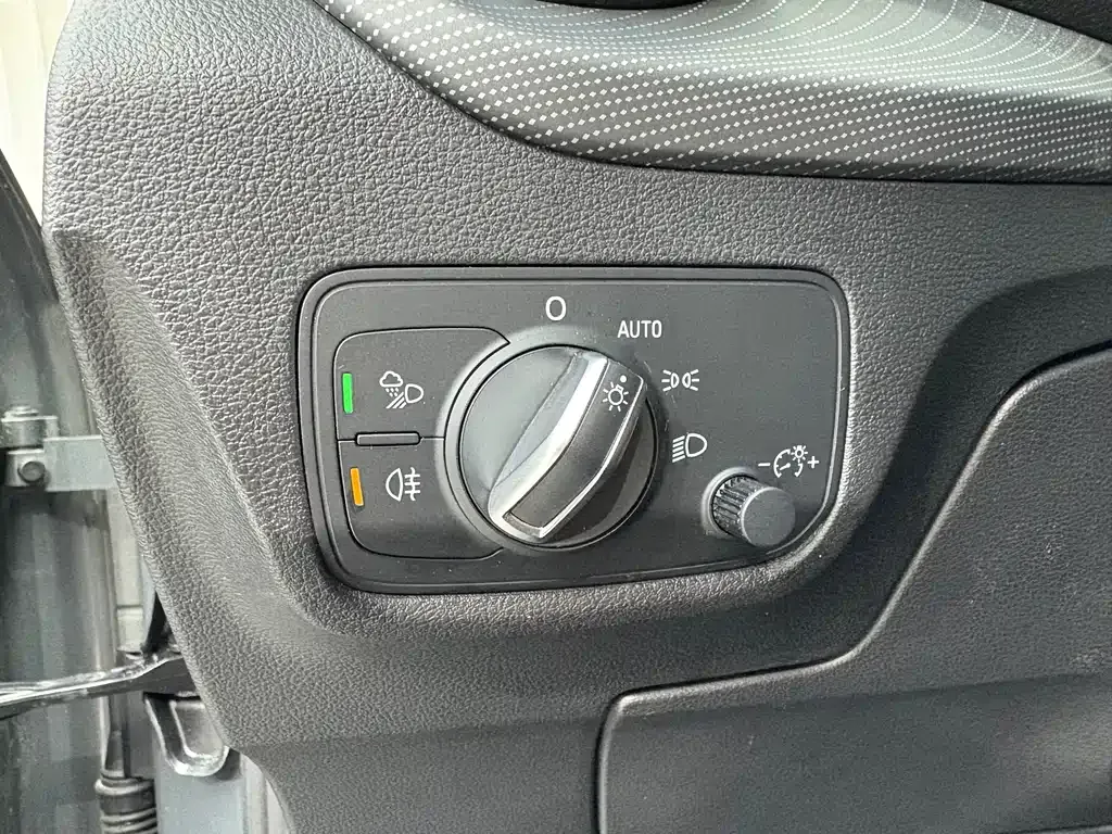 Audi Q2L 2021 из CN, фото 3