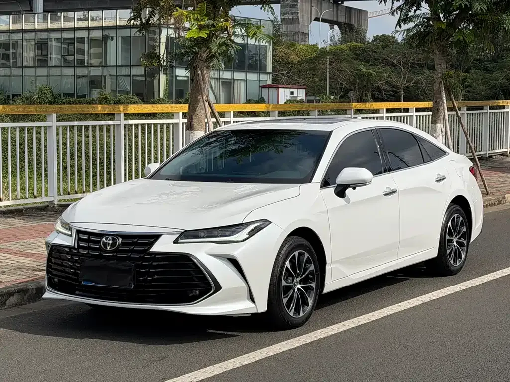 Toyota Avalon 2024 из CN, фото 1