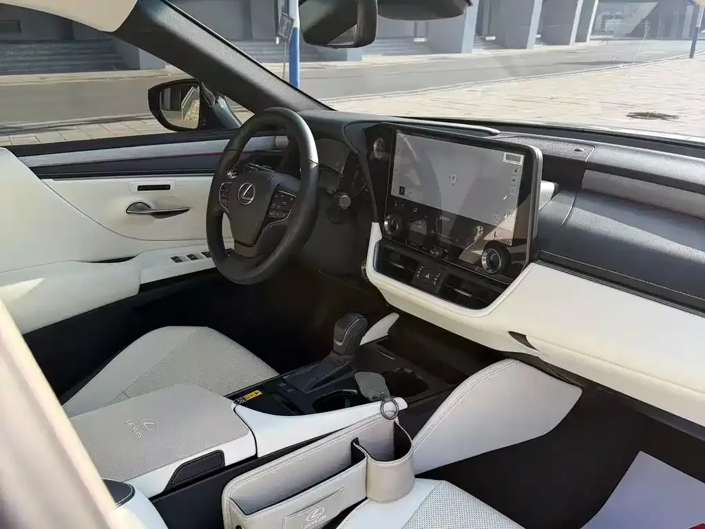 Lexus ES 2025 из CN, фото 3
