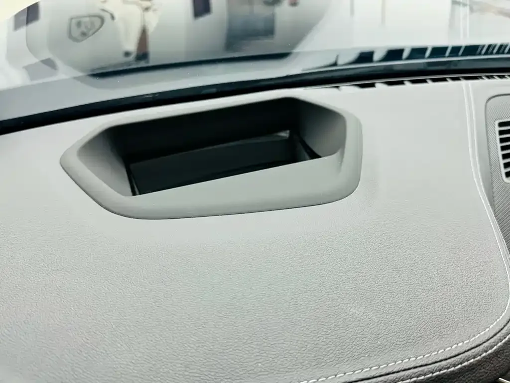BMW 5 Series 2024 из CN, фото 4