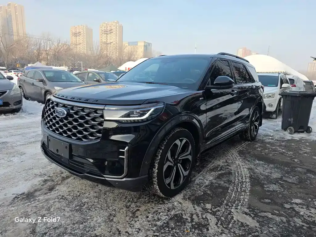 Ford Explorer 2023 из CN, фото 1