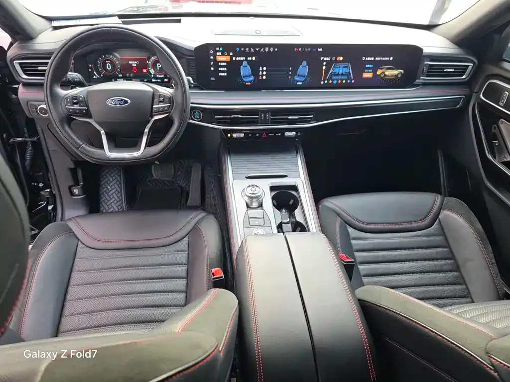 Ford Explorer 2023 из CN, фото 4