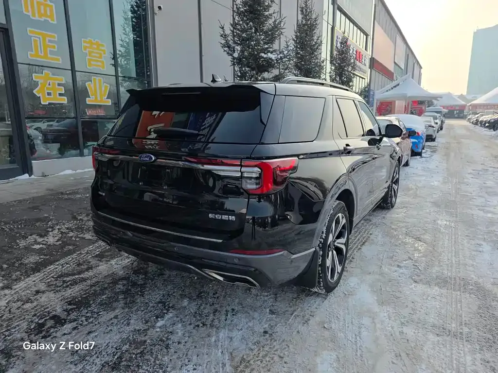 Ford Explorer 2023 из CN, фото 8