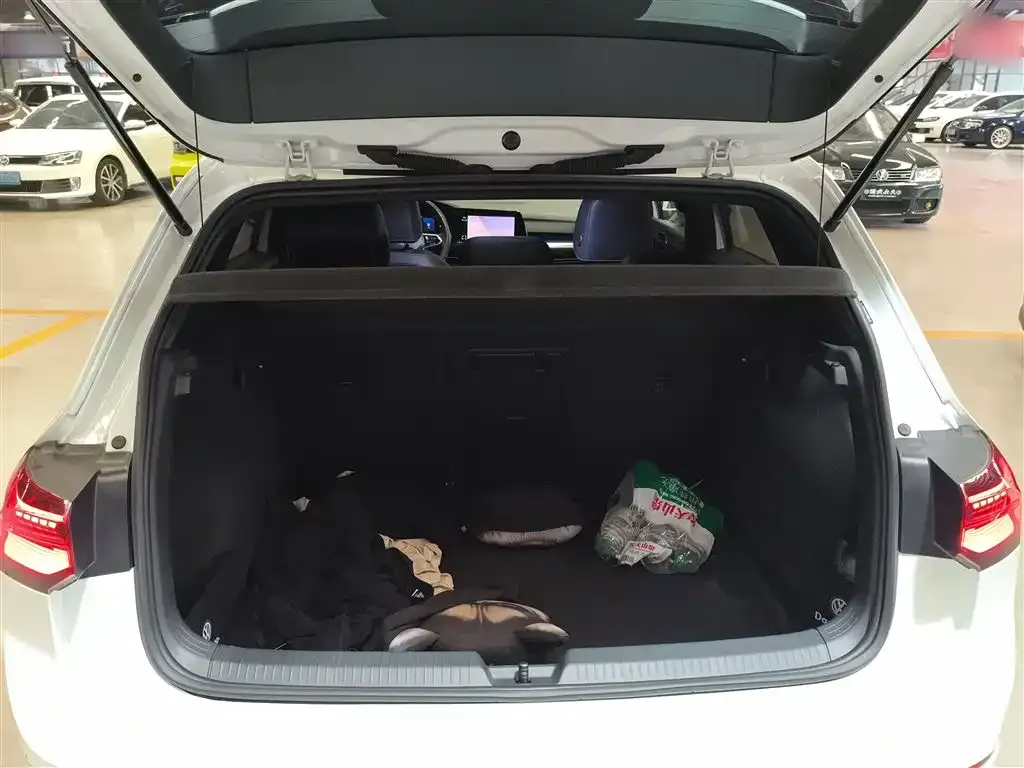Volkswagen Golf 2022 из CN, фото 6