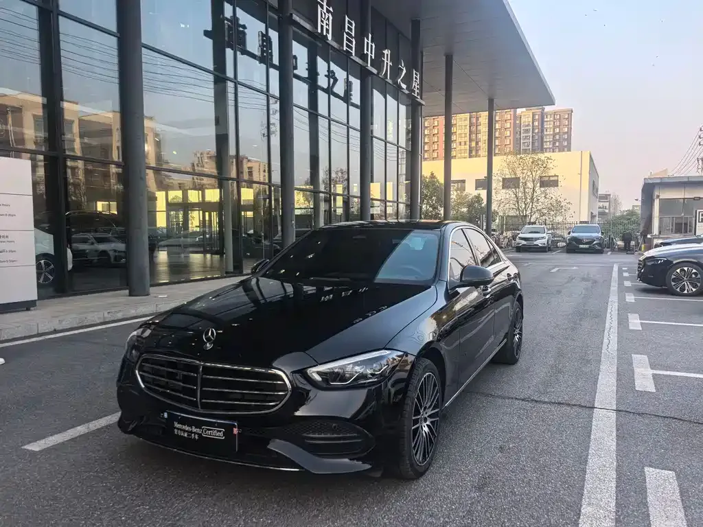 Mercedes-Benz C-Class — фото 1