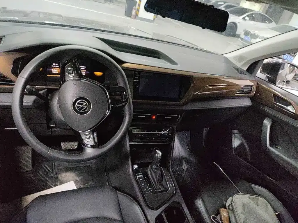 Volkswagen Tharu 2022 из CN, фото 7