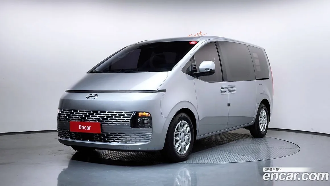 Hyundai Staria — фото 1