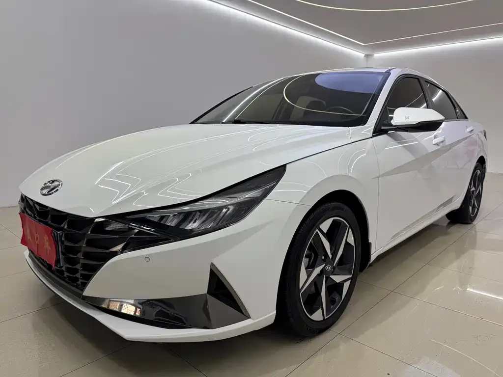 Hyundai Elantra 2022 из CN, фото 1