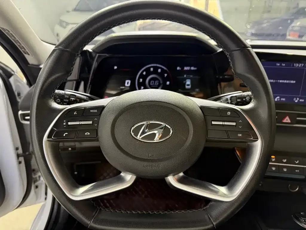 Hyundai Elantra 2022 из CN, фото 10