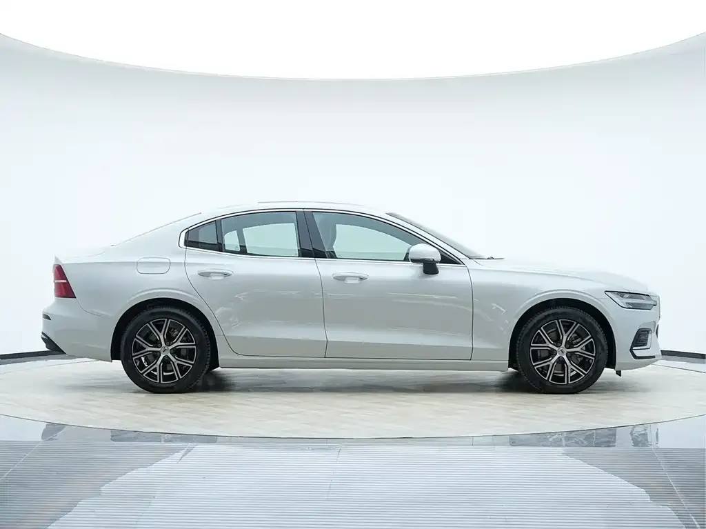 Volvo S60 2026 из CN, фото 3