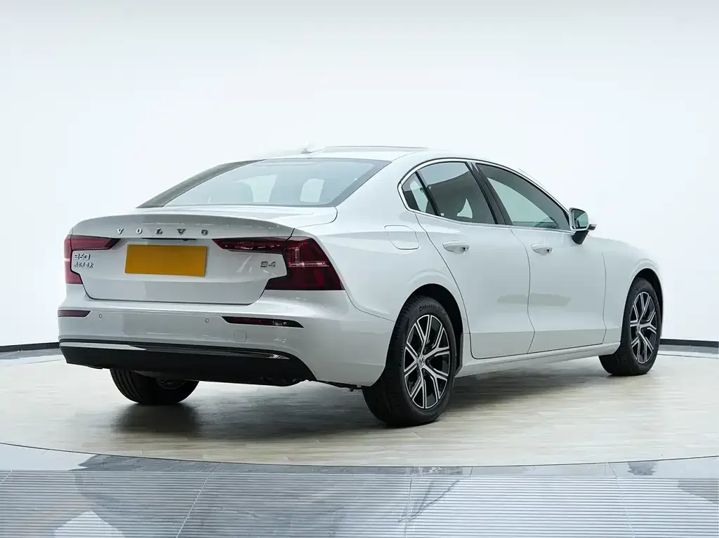 Volvo S60 2026 из CN, фото 4