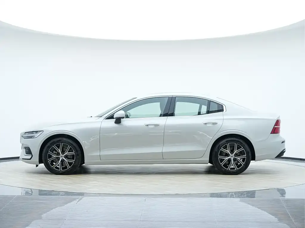 Volvo S60 2026 из CN, фото 7