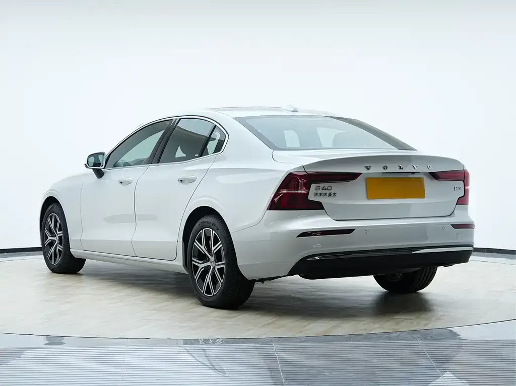 Volvo S60 2026 из CN, фото 5