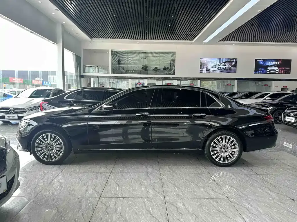 Mercedes-Benz E-Class 2023 из CN, фото 2