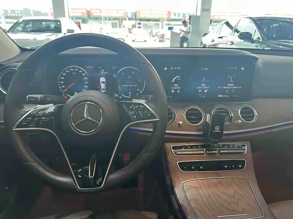 Mercedes-Benz E-Class 2023 из CN, фото 8