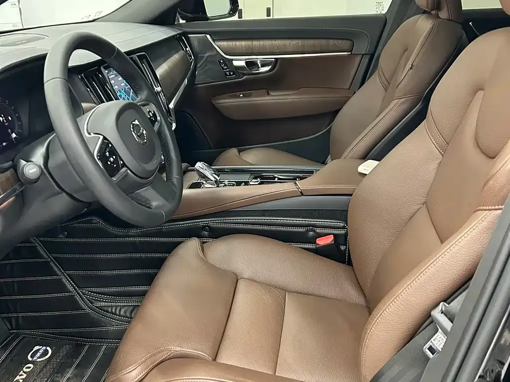 Volvo S90 2024 из CN, фото 3