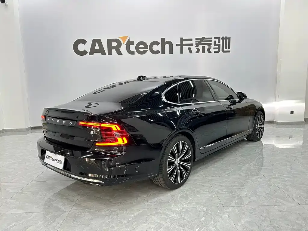 Volvo S90 2024 из CN, фото 2