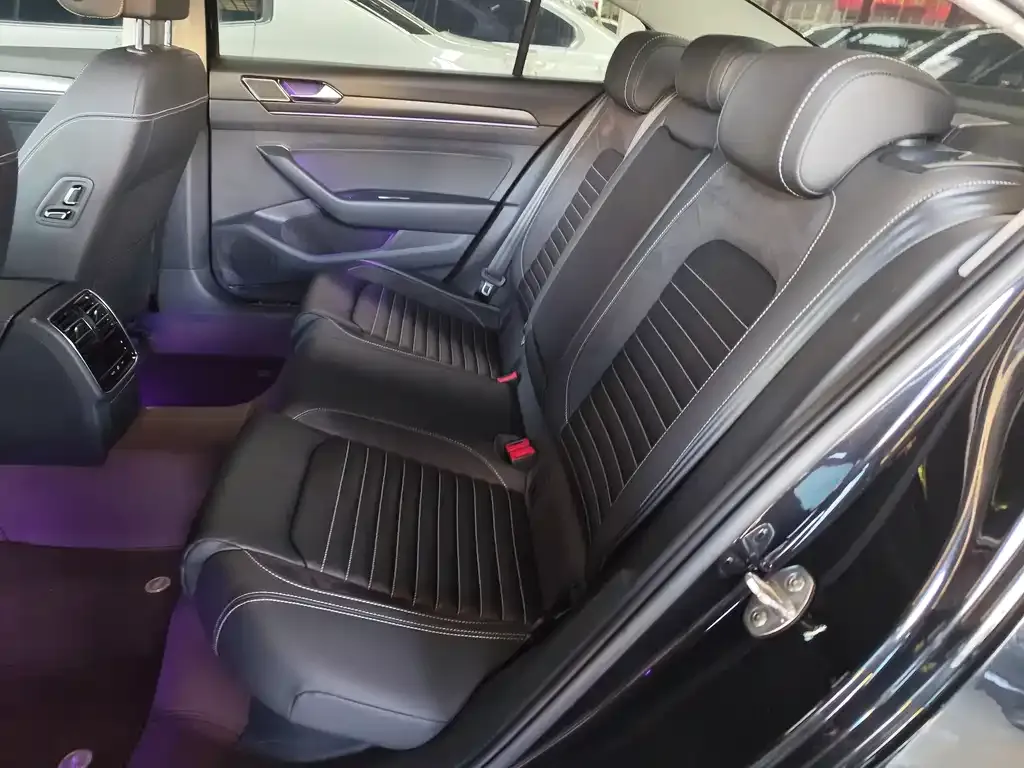 Volkswagen Magotan 2022 из CN, фото 9