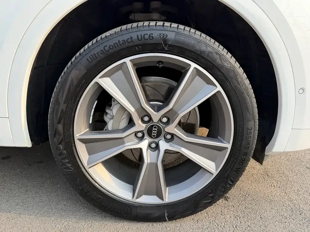 Audi Q5L 2021 из CN, фото 2