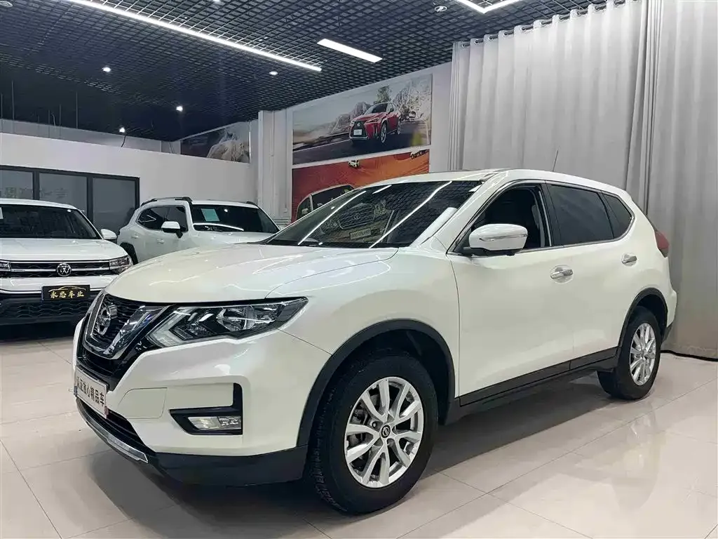 Nissan X-Trail — фото 1