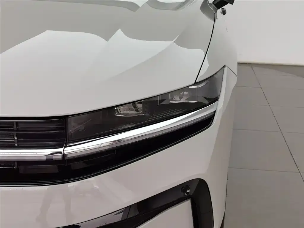 Volkswagen Magotan 2025 из CN, фото 2