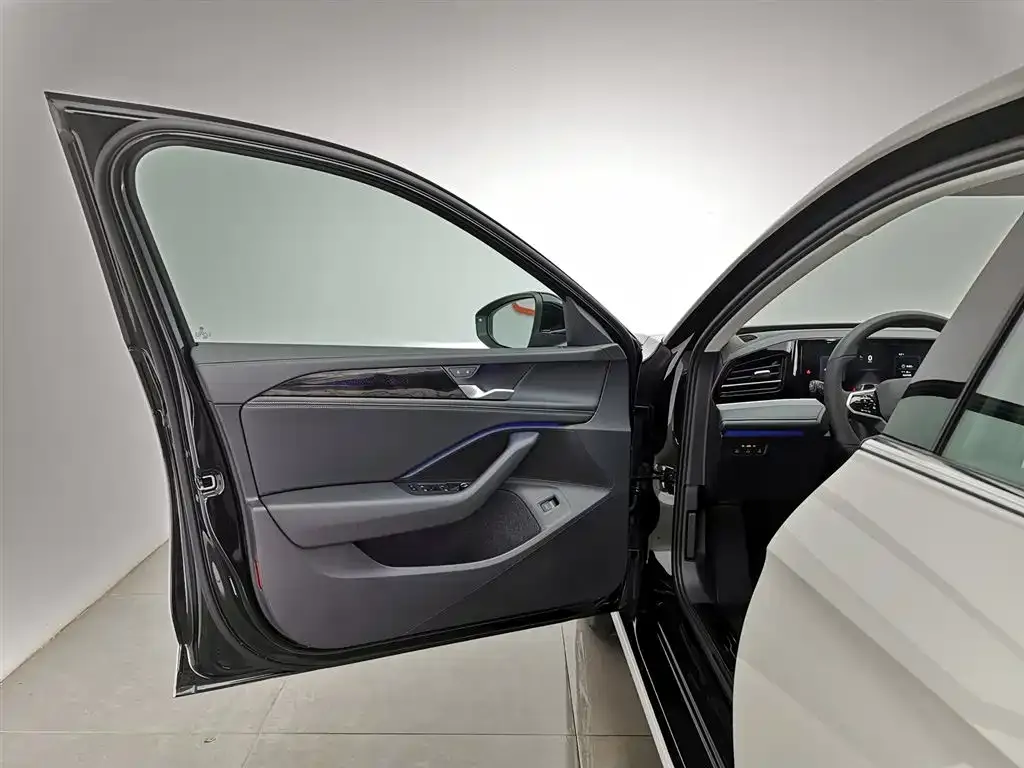Volkswagen Magotan 2025 из CN, фото 5