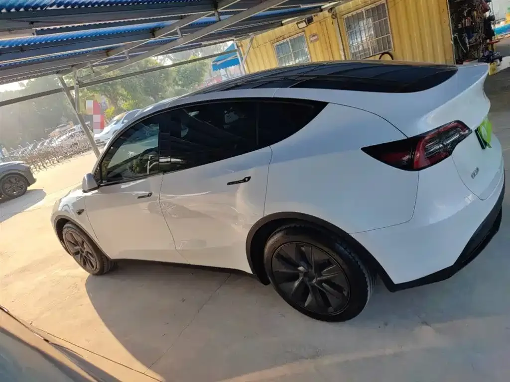 Tesla Model Y 2024 из CN, фото 3