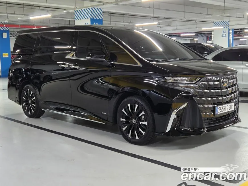 Toyota Alphard — фото 3