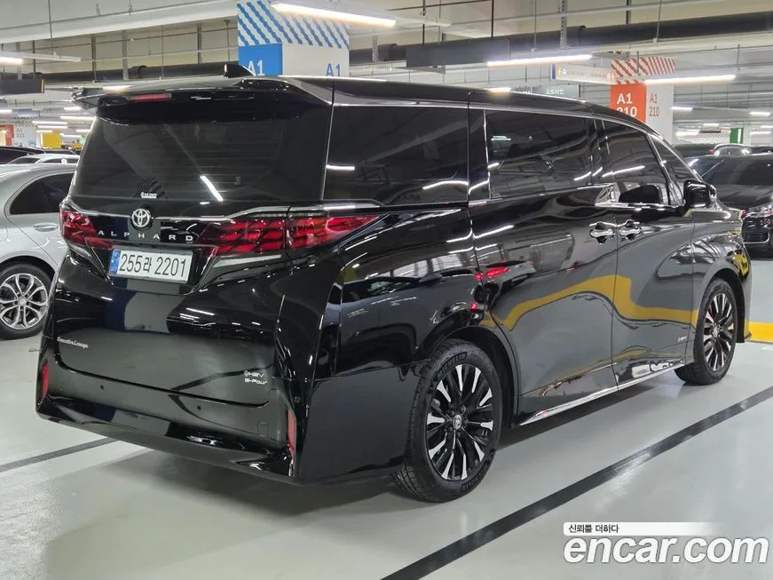 Toyota Alphard — фото 6