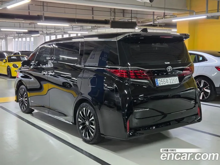 Toyota Alphard — фото 2
