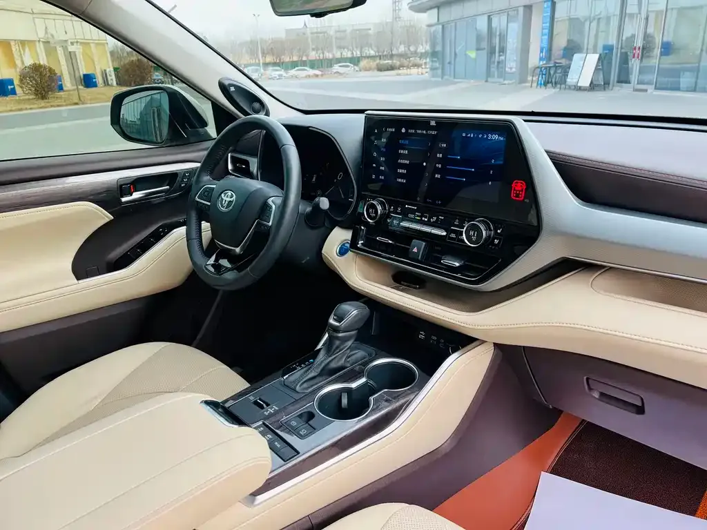 Toyota Highlander 2021 из CN, фото 2