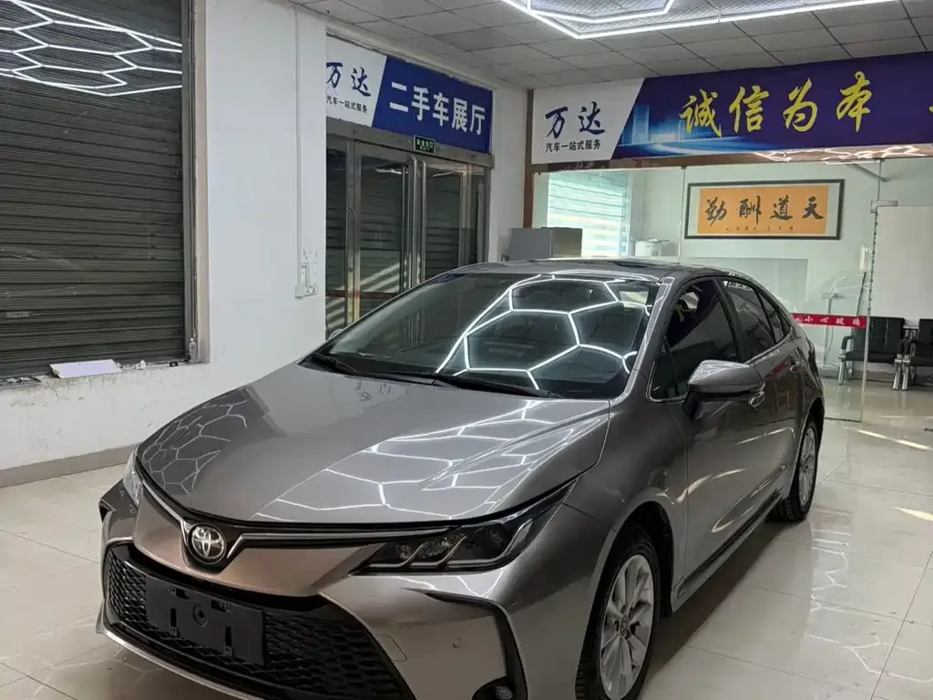 Toyota Corolla — фото 1
