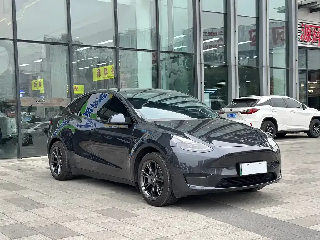 Tesla Model Y 2024 из CN, фото 2