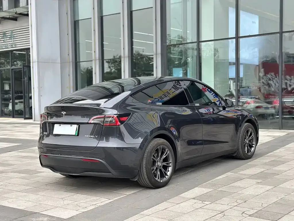 Tesla Model Y 2024 из CN, фото 5