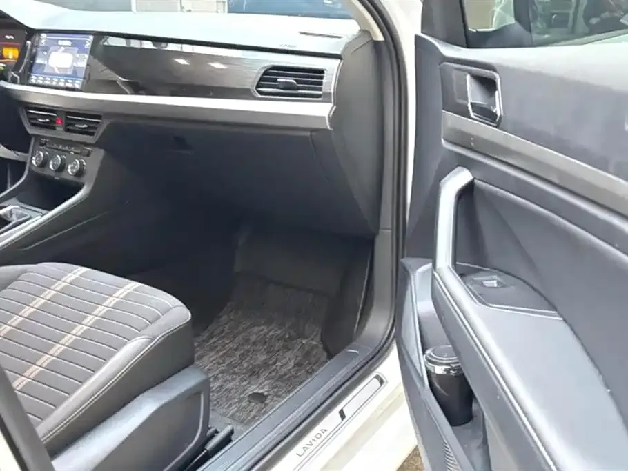 Volkswagen Lavida 2022 из CN, фото 8