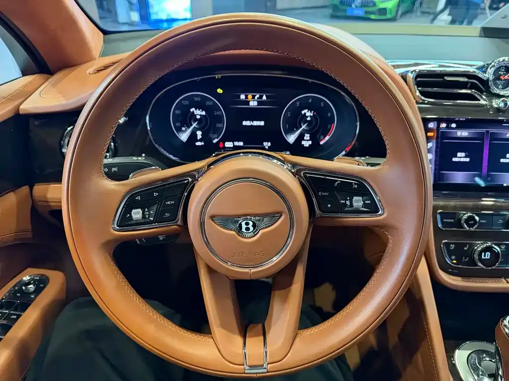 Bentley Bentayga 2022 из CN, фото 10