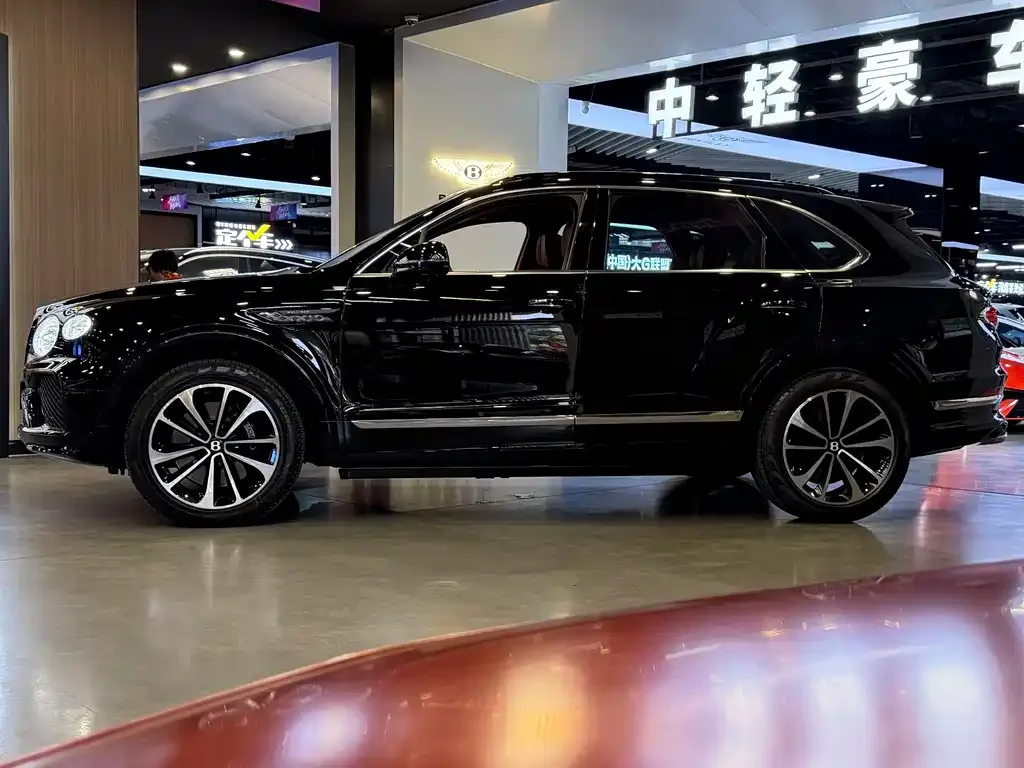 Bentley Bentayga 2022 из CN, фото 4