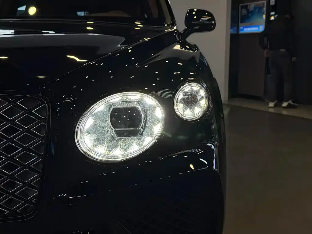 Bentley Bentayga 2022 из CN, фото 3