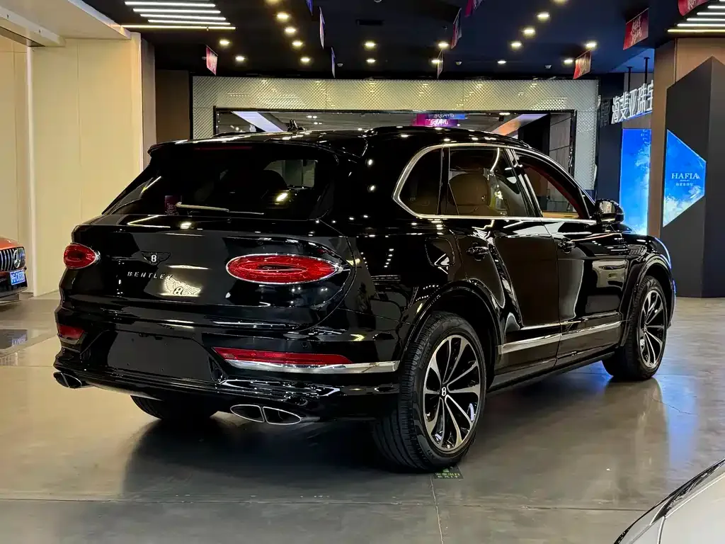 Bentley Bentayga 2022 из CN, фото 9