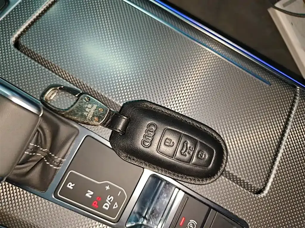 Audi A6L 2022 из CN, фото 9