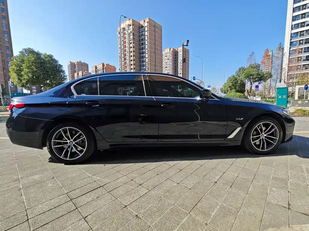 BMW 5 Series New Energy — фото 10