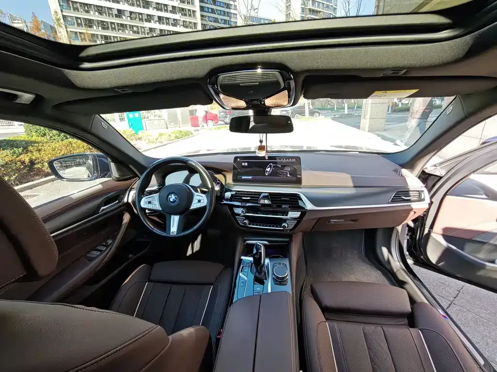 BMW 5 Series New Energy — фото 7