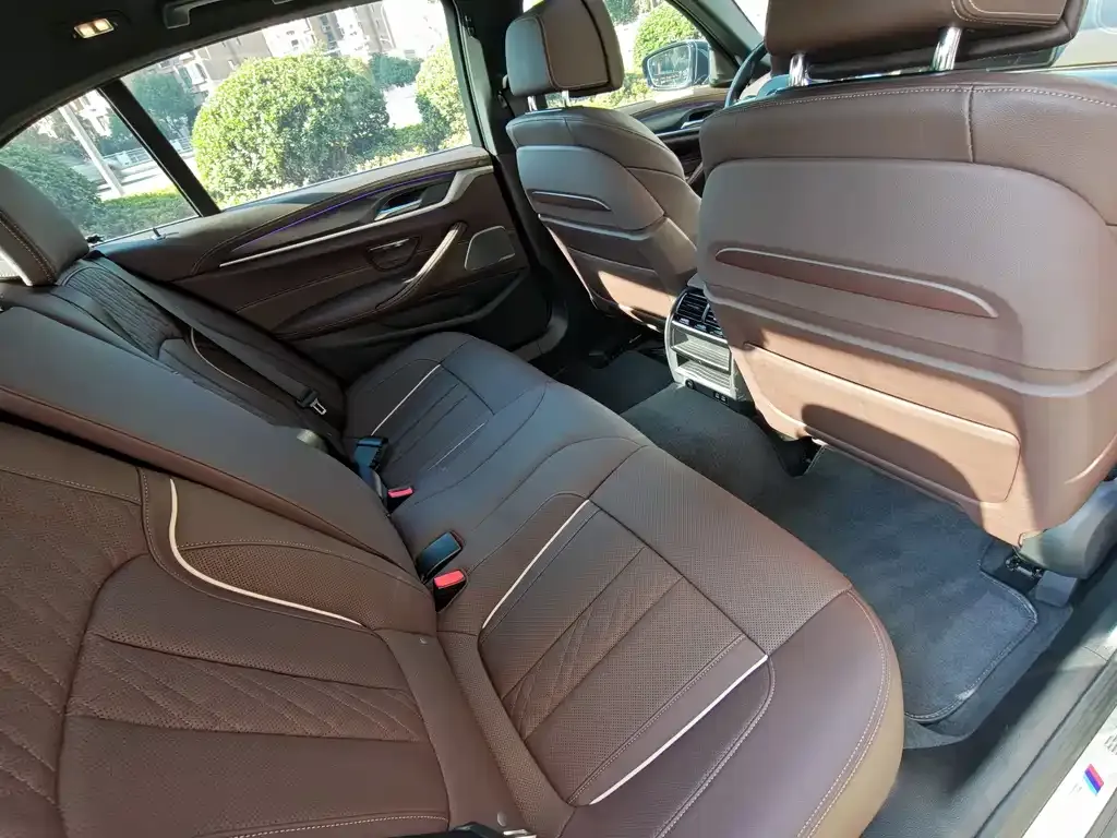 BMW 5 Series New Energy — фото 2