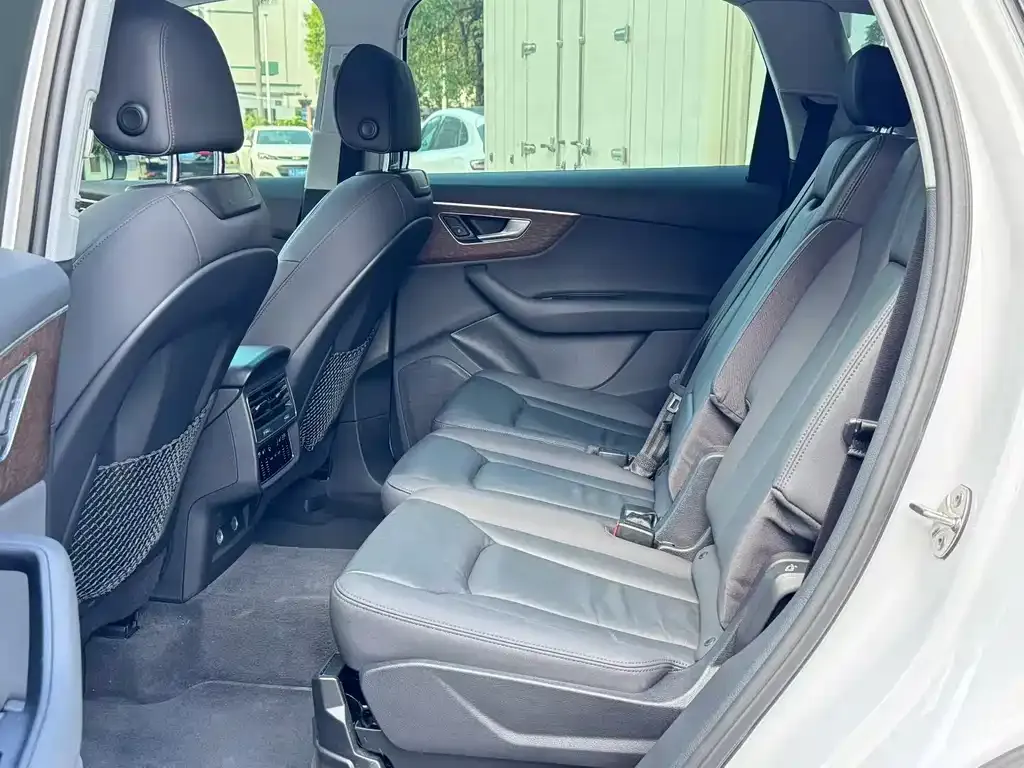 Audi Q7 2021 из CN, фото 3