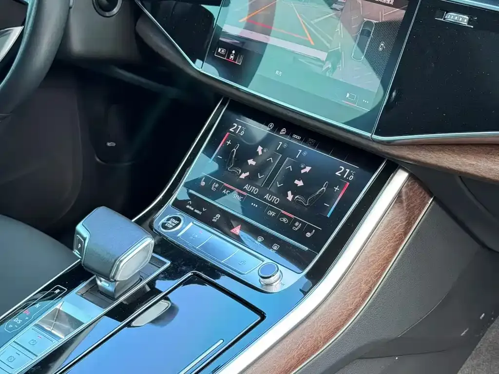 Audi Q7 2021 из CN, фото 4