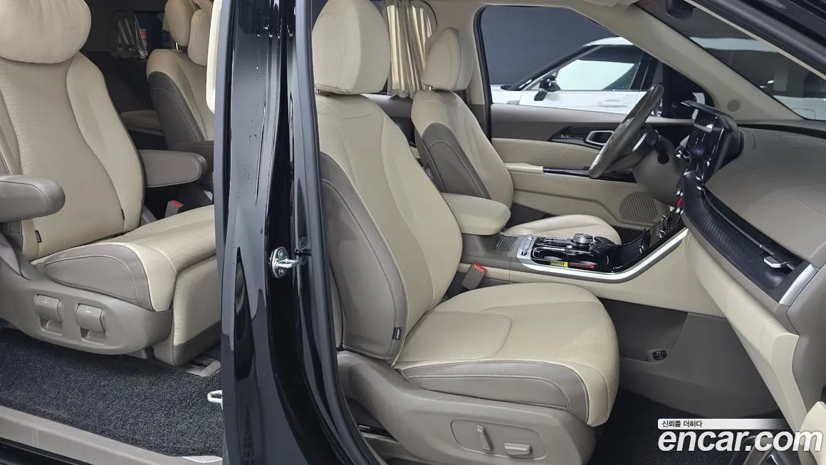 Kia Carnival — фото 10