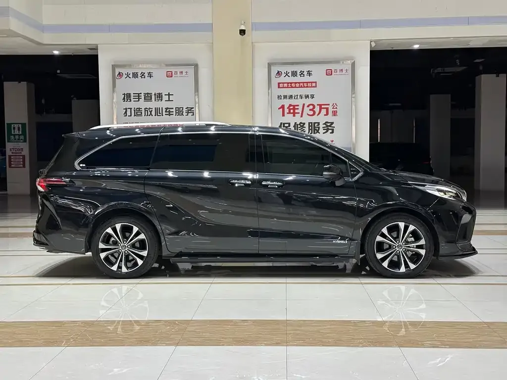 Toyota Granvia — фото 6