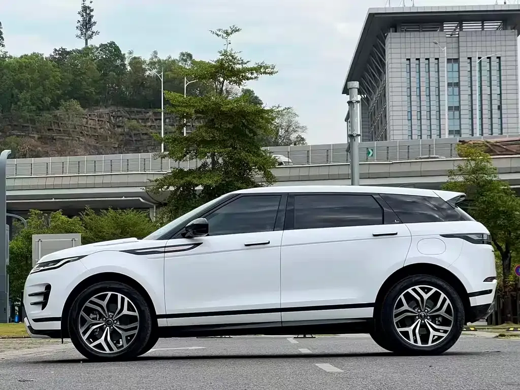 Land Rover Evoque PHEV 2023 из CN, фото 7