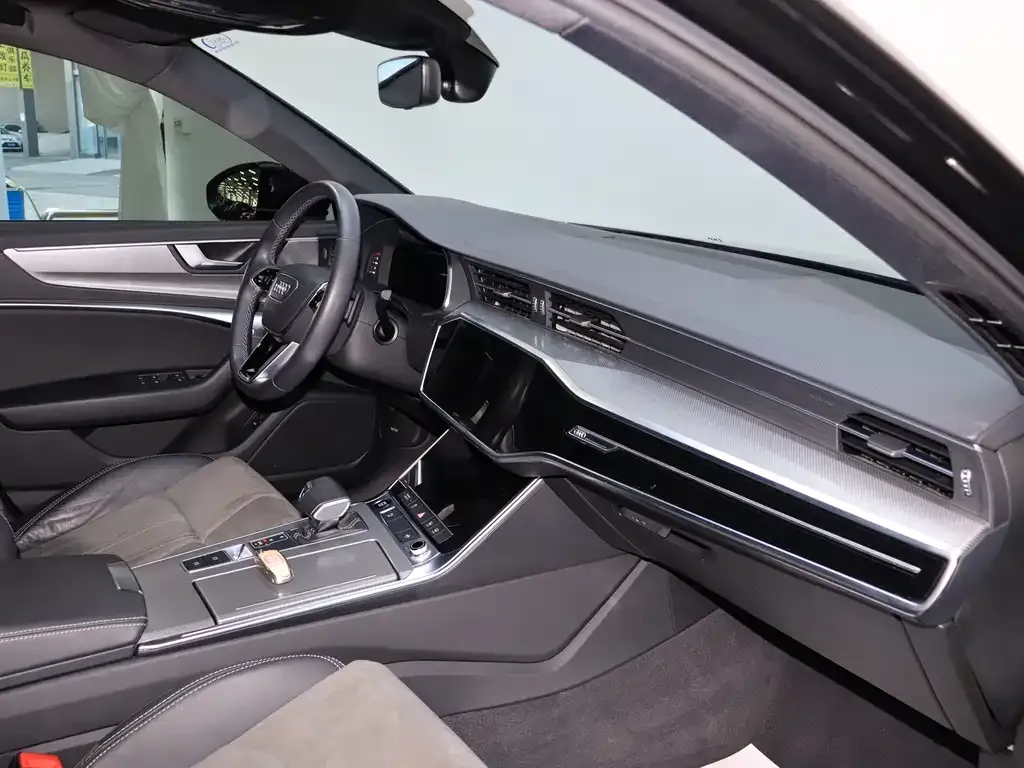 Audi A6L 2021 из CN, фото 10